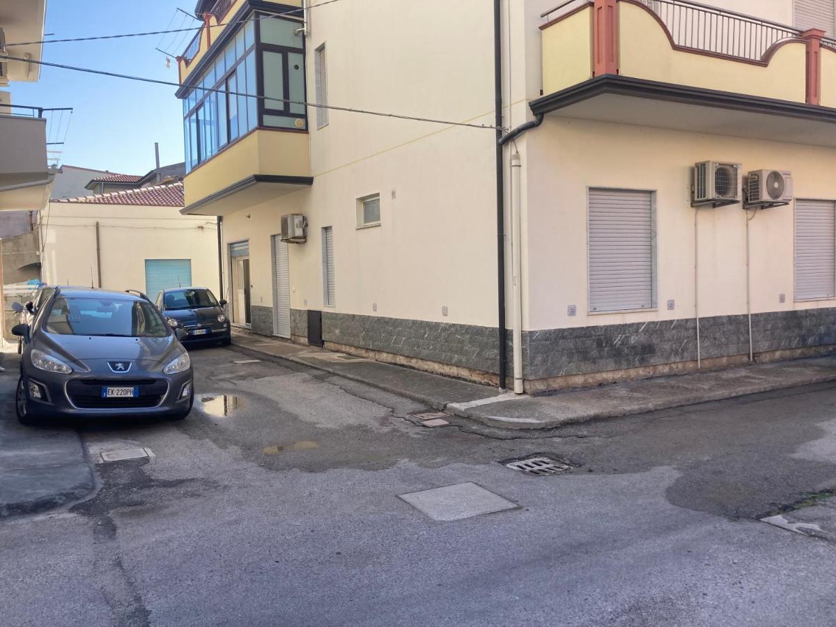 Il Glicine Villa Capo dʼOrlando Exteriör bild